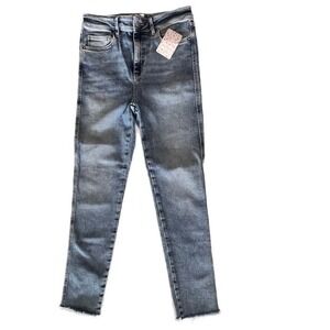 We The Free People Blue faded Skinny Jeans Frayed Bottom Denim Size 29 NEW NWT
